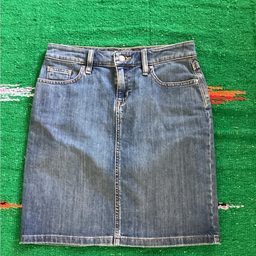 L.L. Bean - Women's Favorite Fit Blue Jean Skirt - Women's Size 2P